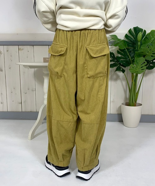 CRB（シーアールビー）の「コーデュロイカーブパンツ（カーゴパンツ・レディース・ライム/アイボリー/カーキ/チャコールグレー/ブラック/ブルー・F）」の13枚目の写真