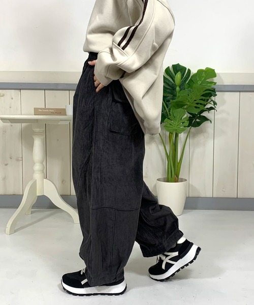 CRB（シーアールビー）の「コーデュロイカーブパンツ（カーゴパンツ・レディース・ライム/アイボリー/カーキ/チャコールグレー/ブラック/ブルー・F）」の16枚目の写真