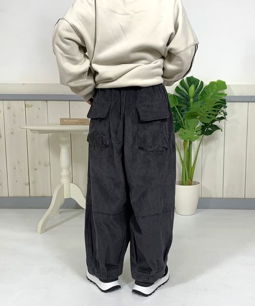CRB（シーアールビー）の「コーデュロイカーブパンツ（カーゴパンツ
