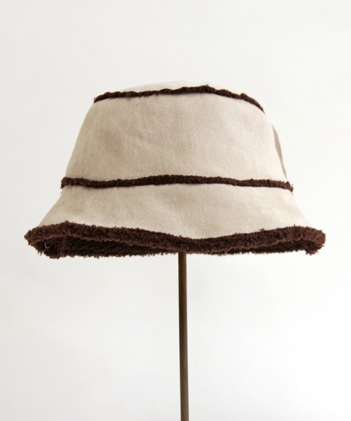 Minnetonka（ミネトンカ）の「MINNETONKA（ミネトンカ） / ボアリバーシブルバケットハット SUEDE BOA HAT（ハット・レディース・グレー/アイボリー/ブラウン・FREE）」の13枚目の写真