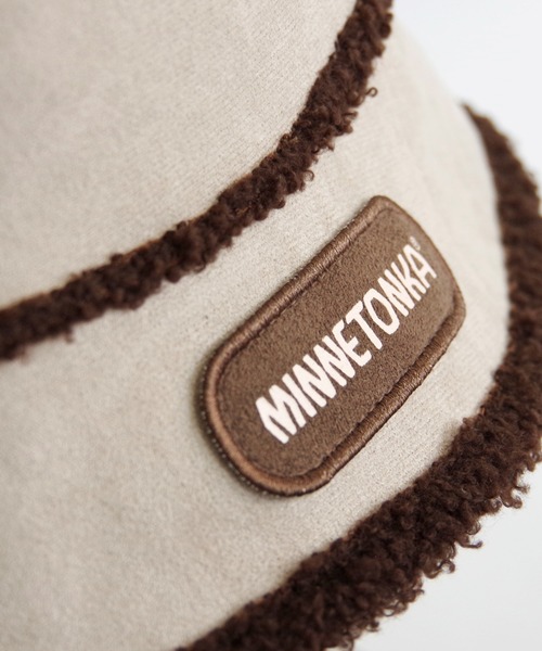 Minnetonka（ミネトンカ）の「MINNETONKA（ミネトンカ） / ボアリバーシブルバケットハット SUEDE BOA HAT（ハット・レディース・グレー/アイボリー/ブラウン・FREE）」の15枚目の写真