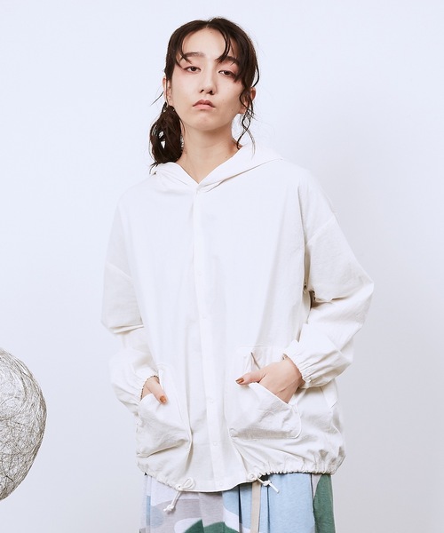 Dulcamara(ドゥルカマラ)の「ワイドフーディーシャツ(パーカー・メンズ・レッド/キナリ/スミクロ・0/1)」の2枚目の写真