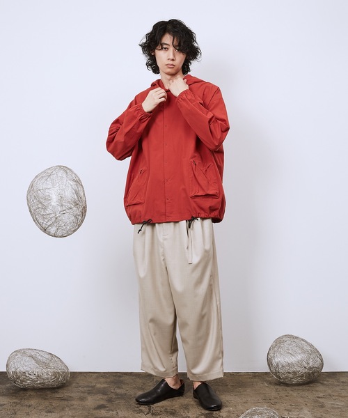 Dulcamara(ドゥルカマラ)の「ワイドフーディーシャツ(パーカー・メンズ・レッド/キナリ/スミクロ・0/1)」の4枚目の写真