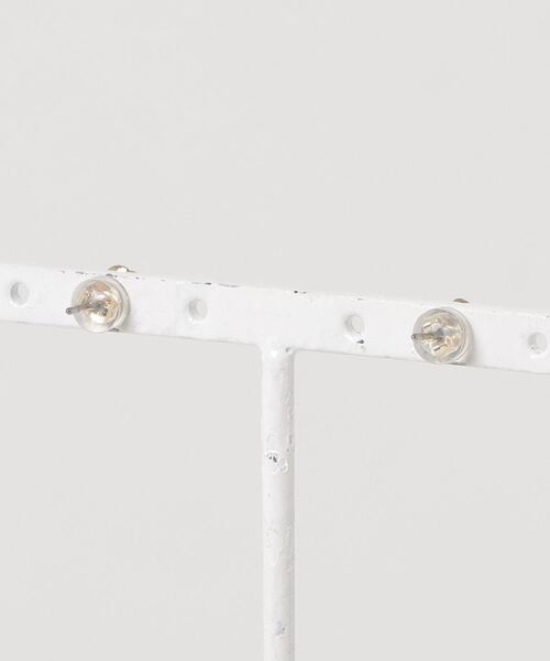 Zoule（ゾーラ）の「Zoule ゾーラ：FLOWER LETTER SERIES　flower letter　花　花言葉　バラ　スミレ　スズラン　ブルースター　ピアス（ピアス（両耳用）・レディース・ブルー/ホワイト/レッド/パープル・FREE）」の16枚目の写真