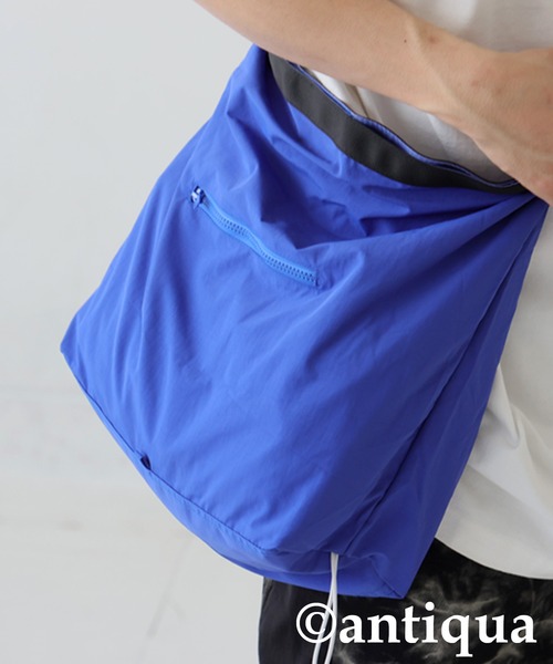 antiqua（アンティカ）の「ナイロンショルダーバッグ（ショルダーバッグ・レディース・ブラック/ブルー・FREE）」の3枚目の写真