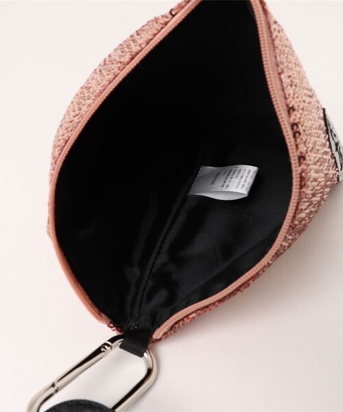 OUTDOOR PRODUCTS（アウトドアプロダクツ）の「【OUTDOOR PRODUCTS】メタリックトライアングルバッグ（ショルダーバッグ・メンズ・シルバー/ゴールド/ピンク・FREE）」の6枚目の写真