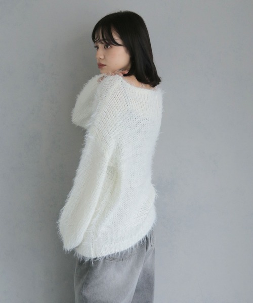 cheriella(シェリエラ)の「【cheriella】オーバーサイズシャギーニットプルオーバー(ニット/セーター・レディース・ホワイト/ブラック/パープル/ブラウン・M)」の9枚目の写真