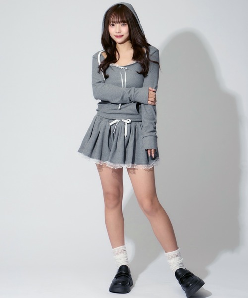 ALLuRing ChaRm(アリュリングチャーム)の「Lace Pleated Sweat Skirt / レースプリーツスウェットスカート(スカート・レディース・グレー・S/M)」の8枚目の写真