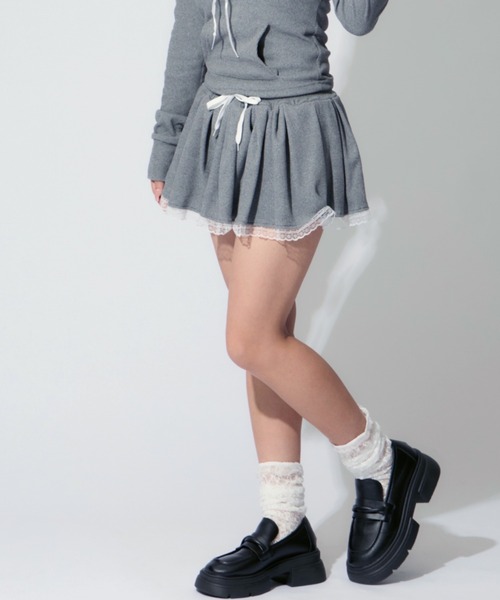 ALLuRing ChaRm(アリュリングチャーム)の「Lace Pleated Sweat Skirt / レースプリーツスウェットスカート(スカート・レディース・グレー・S/M)」の11枚目の写真