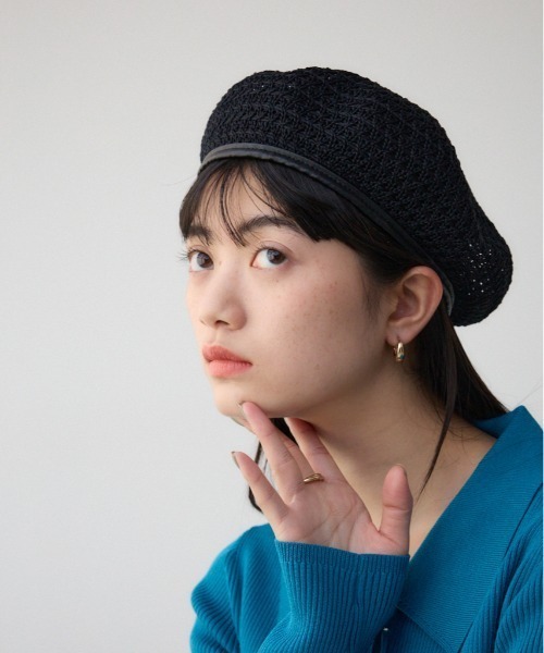 AZUL by moussy(アズールバイマウジー)の「パイピングサーモベレー(ハンチング/ベレー帽・レディース・ブラック/ベージュ・FREE)」の1枚目の写真