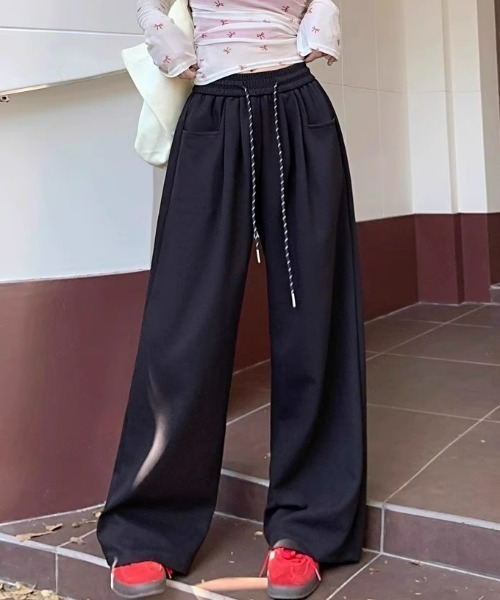 ampm（エーエムピーエム）の「【ampm】スーパーワイドリラックススウェットパンツ（スウェットパンツ・レディース・ブラック/グレー/レッド/ライトグレー・FREE）」の2枚目の写真