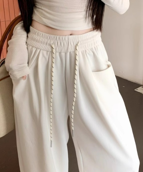 ampm（エーエムピーエム）の「【ampm】スーパーワイドリラックススウェットパンツ（スウェットパンツ・レディース・ブラック/グレー/レッド/ライトグレー・FREE）」の14枚目の写真