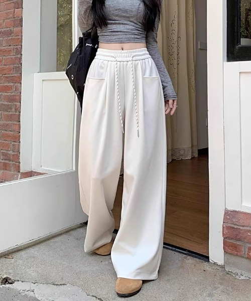 ampm（エーエムピーエム）の「【ampm】スーパーワイドリラックススウェットパンツ（スウェットパンツ・レディース・ブラック/グレー/レッド/ライトグレー・FREE）」の13枚目の写真