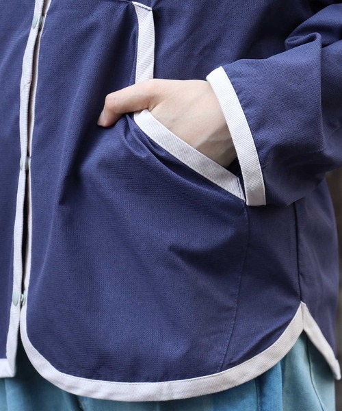 KRIFF MAYER（クリフメイヤー）の「かるさらエアーボタンフードJK（その他アウター・レディース・チャコール/セージグリーン/カラフル/ネイビー/グレー・LARGE/MEDIUM）」の22枚目の写真