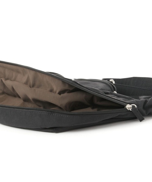 studio CLIP（スタディオクリップ）の「【軽量】ナイロン軽らくショルダーバッグ（ショルダーバッグ・レディース・キャメル/ライトベージュ/ブラック・FREE）」の8枚目の写真