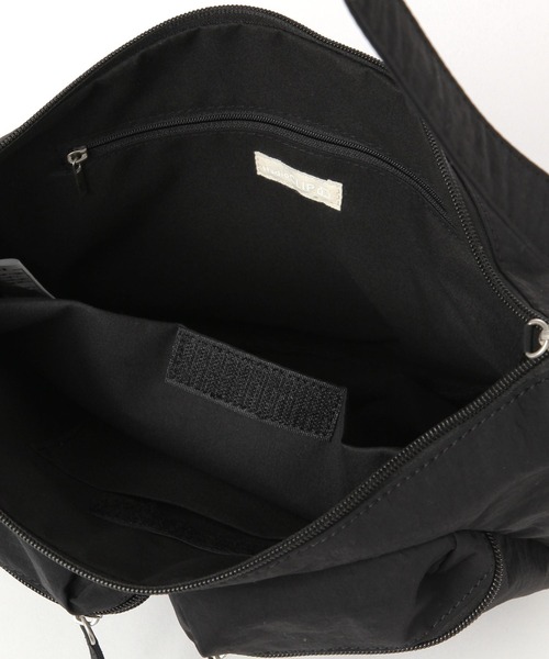 studio CLIP（スタディオクリップ）の「【軽量】ナイロン軽らくショルダーバッグ（ショルダーバッグ・レディース・キャメル/ライトベージュ/ブラック・FREE）」の13枚目の写真