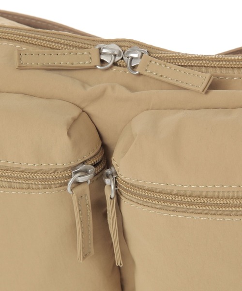 studio CLIP（スタディオクリップ）の「【軽量】ナイロン軽らくショルダーバッグ（ショルダーバッグ・レディース・キャメル/ライトベージュ/ブラック・FREE）」の17枚目の写真
