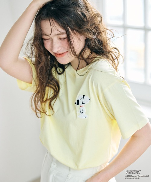 PEANUTS(ピーナッツ)の「【PEANUTS/ピーナッツ】SNOOPY/スヌーピーワンポイントサガラ刺繍半袖Tシャツ(Tシャツ/カットソー・レディース・ピンク/ベージュ/ネイビー/杢グレー/イエロー/ブラック・M/L/LL/3L)」の2枚目の写真