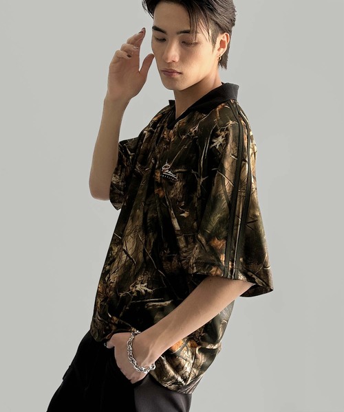 Java(ジャバ)の「《JaVaジャバコラボ》「私戦を制す。」ラインストーン使い総柄ゲーム半袖Tシャツ(Tシャツ/カットソー・メンズ・ブラウン/ブルー・MEDIUM/LARGE/SMALL)」の12枚目の写真
