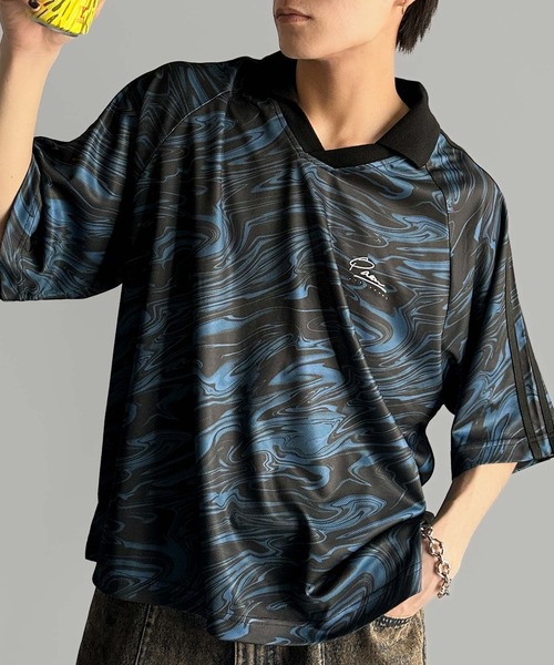 Java(ジャバ)の「《JaVaジャバコラボ》「私戦を制す。」ラインストーン使い総柄ゲーム半袖Tシャツ(Tシャツ/カットソー・メンズ・ブラウン/ブルー・MEDIUM/LARGE/SMALL)」の7枚目の写真