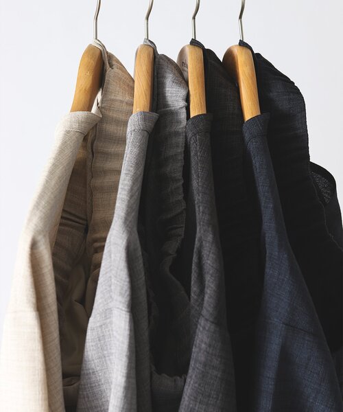 JOURNAL STANDARD relume（ジャーナルスタンダード　レリューム）の「TECH CANVAS バンドカラー 半袖シャツ（シャツ/ブラウス・メンズ・ブラック/アイボリー/クリアブルー/ライトグレー・SMALL/MEDIUM/LARGE）」の7枚目の写真