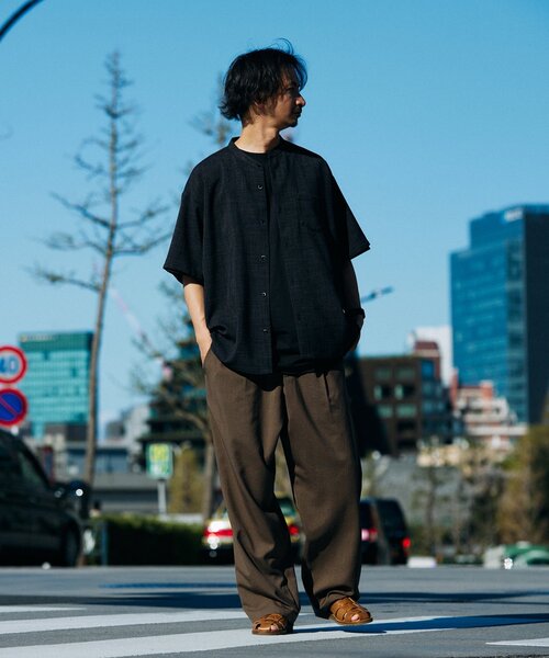 JOURNAL STANDARD relume（ジャーナルスタンダード　レリューム）の「TECH CANVAS バンドカラー 半袖シャツ（シャツ/ブラウス・メンズ・ブラック/アイボリー/クリアブルー/ライトグレー・SMALL/MEDIUM/LARGE）」の10枚目の写真