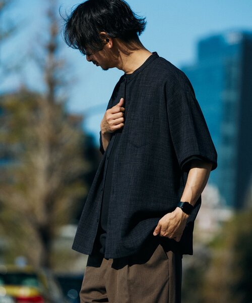 JOURNAL STANDARD relume（ジャーナルスタンダード　レリューム）の「TECH CANVAS バンドカラー 半袖シャツ（シャツ/ブラウス・メンズ・ブラック/アイボリー/クリアブルー/ライトグレー・SMALL/MEDIUM/LARGE）」の13枚目の写真