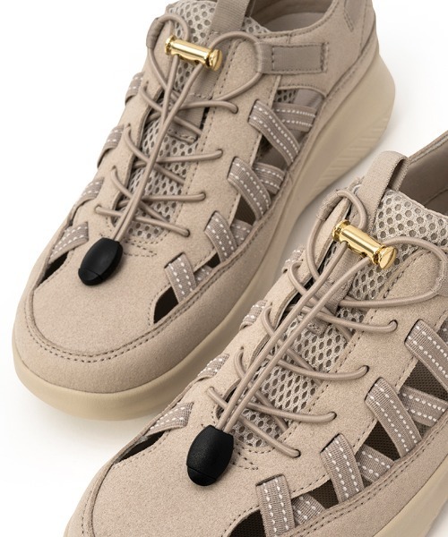 le coq sportif(ルコックスポルティフ)の「LCS マルヌ サマースニーカー SI(さっと履ける/軽量/消臭)(スニーカー・レディース・ブラック系/ホワイト×ネイビー/ベージュ系その他・22.5cm/23.5cm/24.5cm/23.0cm/24.0cm/25.0cm)」の14枚目の写真