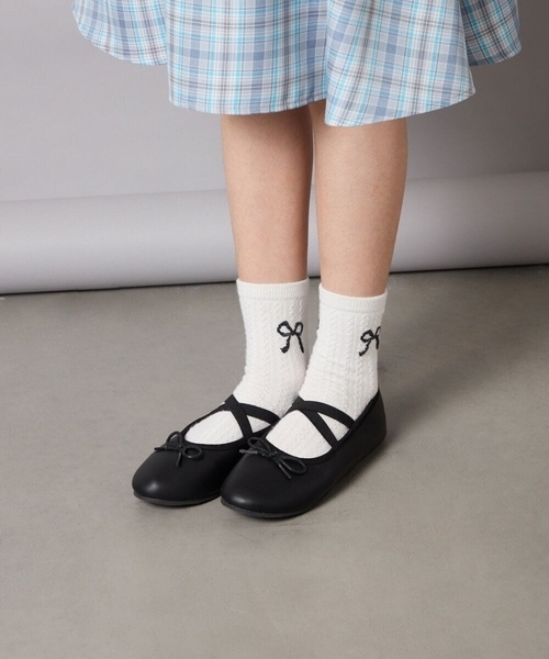 a.v.v（アーヴェヴェ）の「[18-23cm][クッションインソールで履き心地抜群][屈曲性があり柔らかい]スキップバレエ（バレエシューズ・キッズ・ブラック・18/19/23/20/21/22）」の3枚目の写真