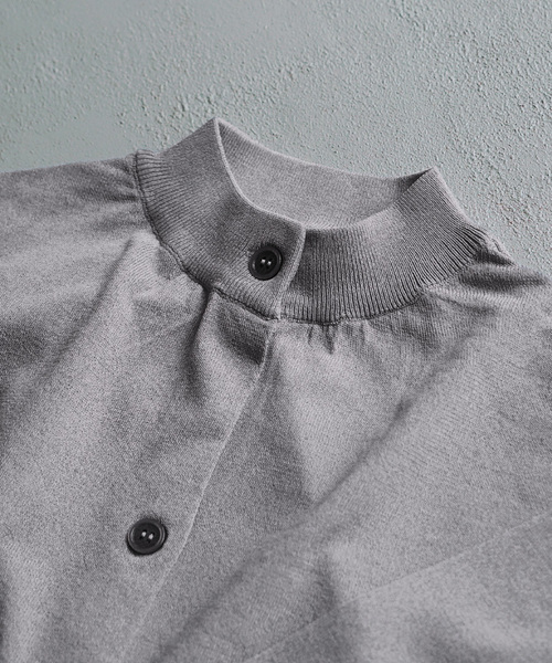 apartment department(アパートメントデパートメント)の「モックネック ニットカーディガン(カーディガン/ボレロ・レディース・杢グレー/ネイビー/ブラウン・M)」の9枚目の写真