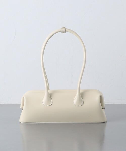 OSOI（オソイ）の「＜OSOI＞BOAT WIDE バッグ（ショルダーバッグ・レディース・オフホワイト/ブラック/ダークブラウン・FREE）」の2枚目の写真