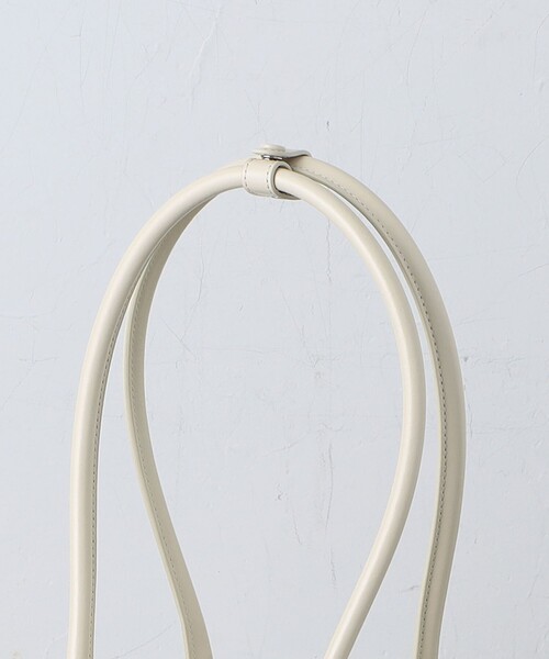 OSOI（オソイ）の「＜OSOI＞BOAT WIDE バッグ（ショルダーバッグ・レディース・オフホワイト/ブラック/ダークブラウン・FREE）」の7枚目の写真