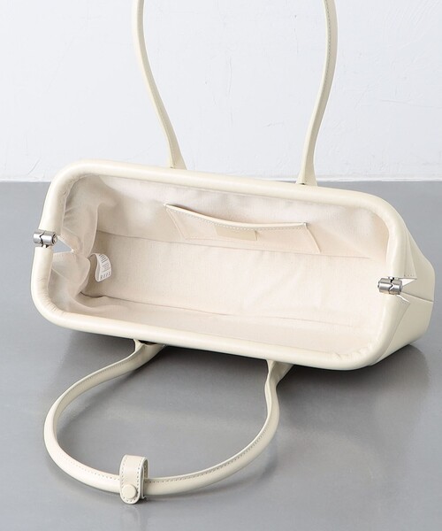 OSOI（オソイ）の「＜OSOI＞BOAT WIDE バッグ（ショルダーバッグ・レディース・オフホワイト/ブラック/ダークブラウン・FREE）」の8枚目の写真