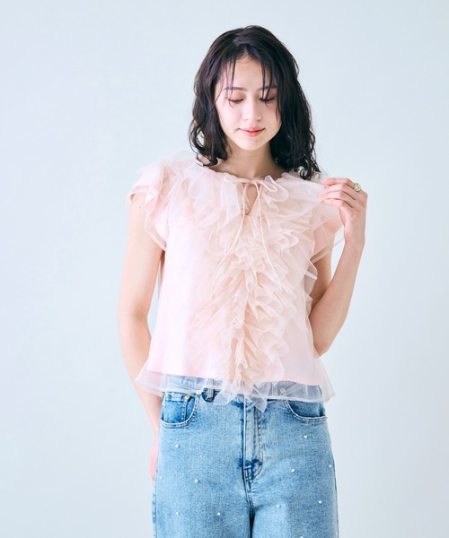 Audie a Muses（オーディアミューズ）の「チュールフリルブラウス（シャツ/ブラウス・レディース・オフホワイト/ブラック/ピンク・38/42）」の3枚目の写真