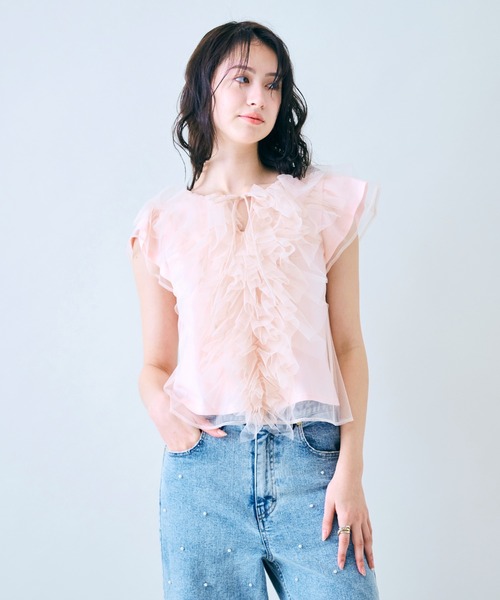 Audie a Muses（オーディアミューズ）の「チュールフリルブラウス（シャツ/ブラウス・レディース・オフホワイト/ブラック/ピンク・38/42）」の8枚目の写真