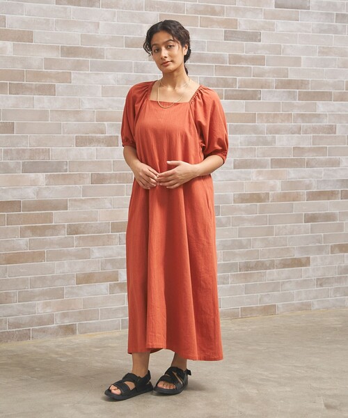 J.PRESS YORK STREET(ジェイプレスヨークストリート)の「【WOMEN】コットンワッシャーリラックス ワンピース(ワンピース・レディース・オレンジ系/ブラウン系/ピーコックグリーン系/ネイビー系・F)」の9枚目の写真