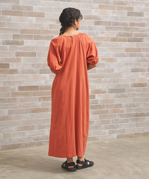 J.PRESS YORK STREET(ジェイプレスヨークストリート)の「【WOMEN】コットンワッシャーリラックス ワンピース(ワンピース・レディース・オレンジ系/ブラウン系/ピーコックグリーン系/ネイビー系・F)」の11枚目の写真