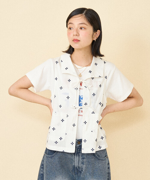 FREAK'S STORE（フリークスストア）の「インド 小花刺繍 襟付きリボンベスト＜セットアップ対応＞（ベスト・レディース・オフホワイト/ブルー/ブラック・ﾌﾘ-）」の9枚目の写真