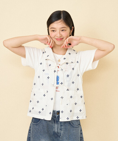 FREAK'S STORE（フリークスストア）の「インド 小花刺繍 襟付きリボンベスト＜セットアップ対応＞（ベスト・レディース・オフホワイト/ブルー/ブラック・ﾌﾘ-）」の13枚目の写真