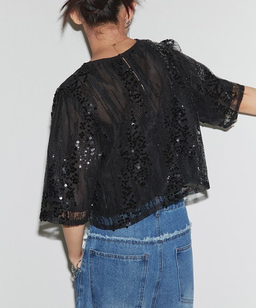 ECLAM（クラム）の「スパンコールクロップドブラウス（シャツ