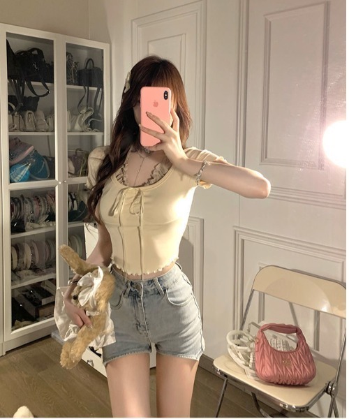 LADY LIKE(レディライク)の「胸リボンレイヤード風コンパクトトップス(Tシャツ/カットソー・レディース・ライトベージュ/ピンク/サックスブルー・M)」の7枚目の写真