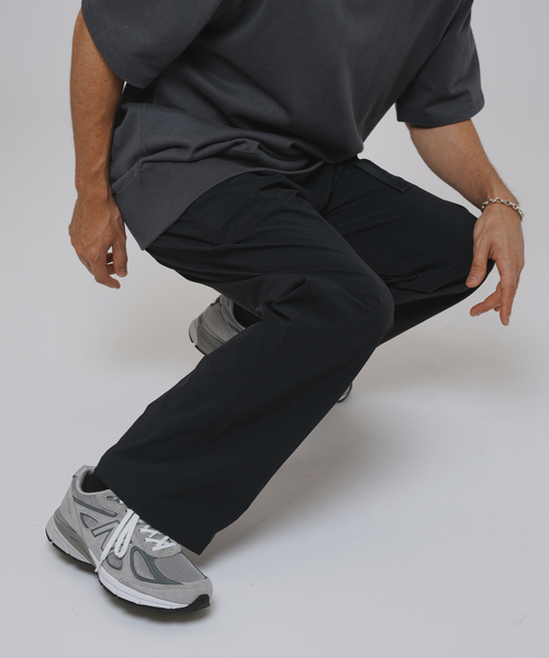 Gramicci(グラミチ)の「GRAMICCI(グラミチ) 別注 4WAY ストレッチ 1タック セミワイドパンツ(その他パンツ・メンズ・チャコールグレー/ブラック・X-LARGE/LARGE/MEDIUM/SMALL)」の4枚目の写真