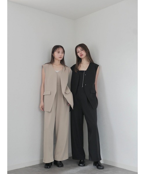 Reurie'（レウリィ）の「オリジナルオーバーノーカラージャケット／original over nocollar jacket ベストジャケット ノースリーブ きれいめ シンプル モード お呼ばれコーデ オフィスカジュアル ミニマル セットアップ（ベスト・レディース・ブラック/ベージュ・FREE）」の3枚目の写真