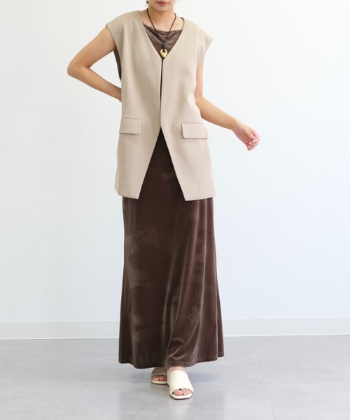 Reurie'（レウリィ）の「オリジナルオーバーノーカラージャケット／original over nocollar jacket ベストジャケット ノースリーブ きれいめ シンプル モード お呼ばれコーデ オフィスカジュアル ミニマル セットアップ（ベスト・レディース・ブラック/ベージュ・FREE）」の15枚目の写真