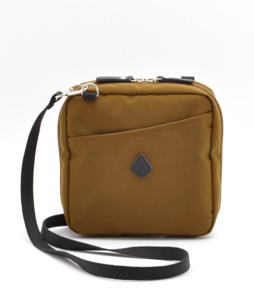 CLEDRAN(クレドラン)の「【軽量 ポケット多】CL3861 CHEVA POCKET SHOULDER ガジェット コスメ ポーチ(ショルダーバッグ・レディース・ブラック/ライトグレー/マスタード・FREE)」の4枚目の写真