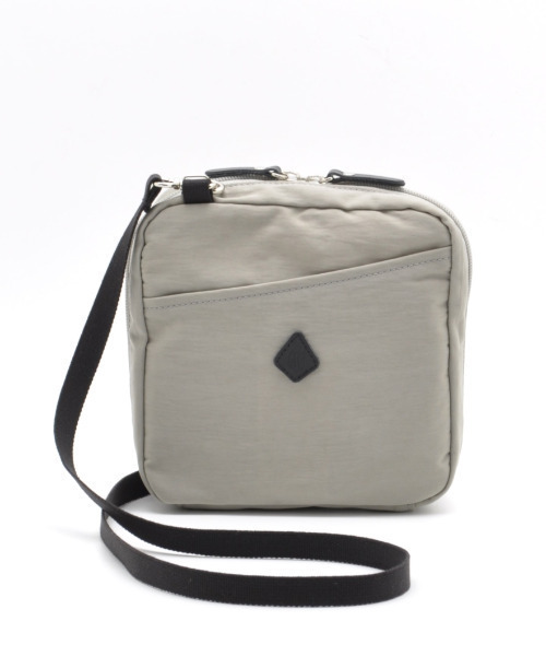 CLEDRAN(クレドラン)の「【軽量 ポケット多】CL3861 CHEVA POCKET SHOULDER ガジェット コスメ ポーチ(ショルダーバッグ・レディース・ブラック/ライトグレー/マスタード・FREE)」の5枚目の写真
