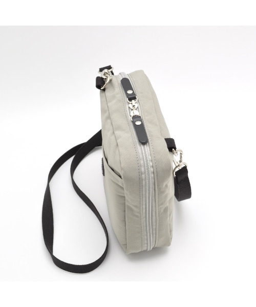 CLEDRAN(クレドラン)の「【軽量 ポケット多】CL3861 CHEVA POCKET SHOULDER ガジェット コスメ ポーチ(ショルダーバッグ・レディース・ブラック/ライトグレー/マスタード・FREE)」の11枚目の写真
