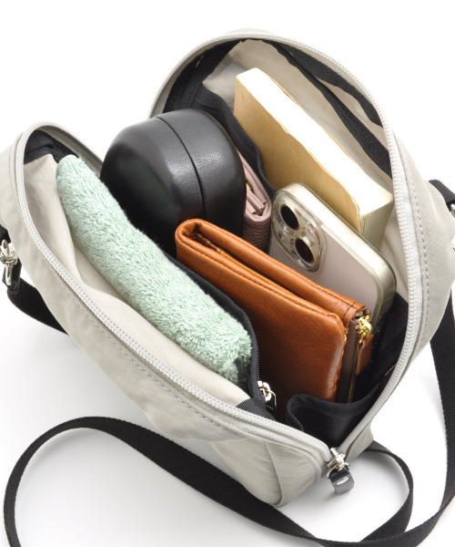 CLEDRAN(クレドラン)の「【軽量 ポケット多】CL3861 CHEVA POCKET SHOULDER ガジェット コスメ ポーチ(ショルダーバッグ・レディース・ブラック/ライトグレー/マスタード・FREE)」の16枚目の写真