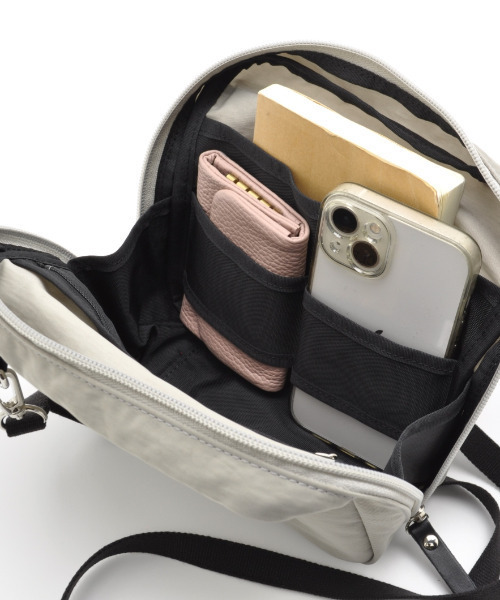 CLEDRAN(クレドラン)の「【軽量 ポケット多】CL3861 CHEVA POCKET SHOULDER ガジェット コスメ ポーチ(ショルダーバッグ・レディース・ブラック/ライトグレー/マスタード・FREE)」の17枚目の写真