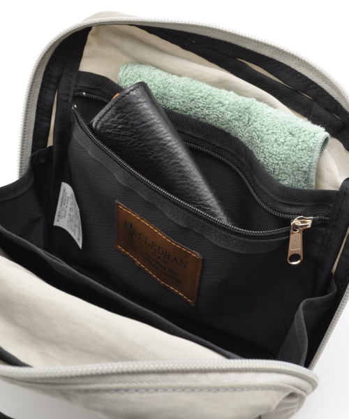 CLEDRAN(クレドラン)の「【軽量 ポケット多】CL3861 CHEVA POCKET SHOULDER ガジェット コスメ ポーチ(ショルダーバッグ・レディース・ブラック/ライトグレー/マスタード・FREE)」の18枚目の写真